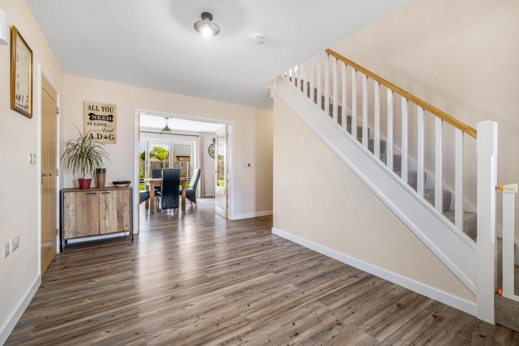 10 Cavell Way (Fleet)-16