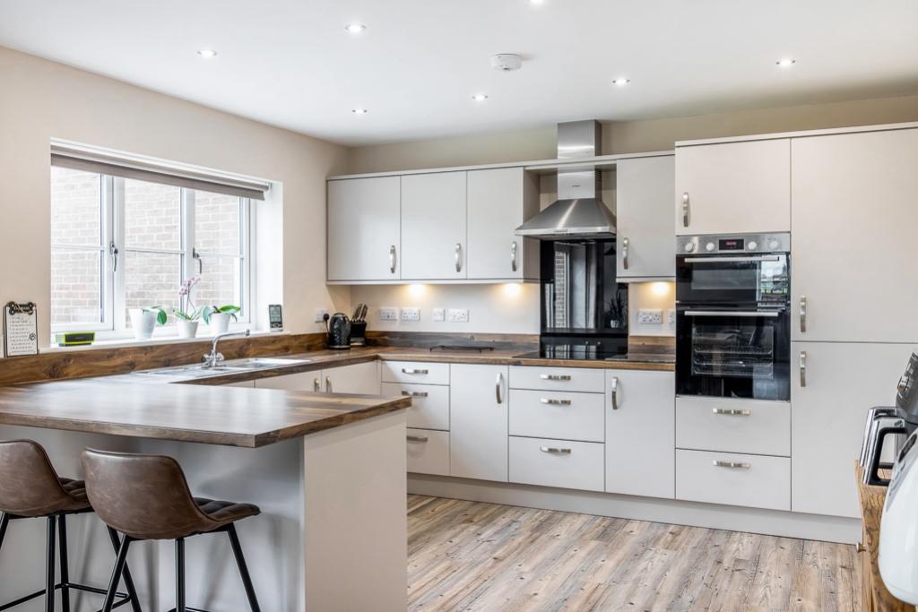 10 Cavell Way (Fleet)-21
