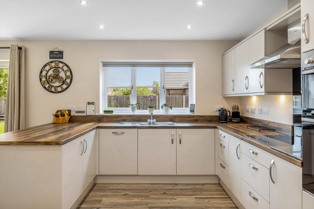 10 Cavell Way (Fleet)-25