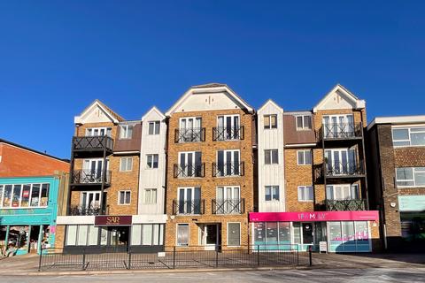 2 bedroom flat to rent, 547 London Road, Westcliff-on-Sea SS0