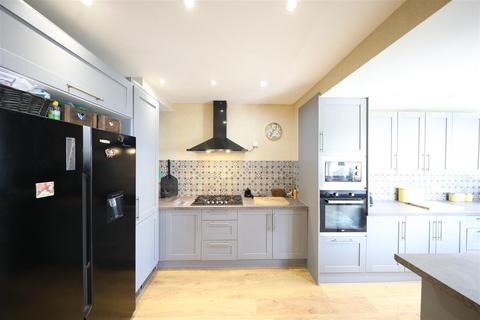 52 Burniston Road, Hull, HU5 4JY