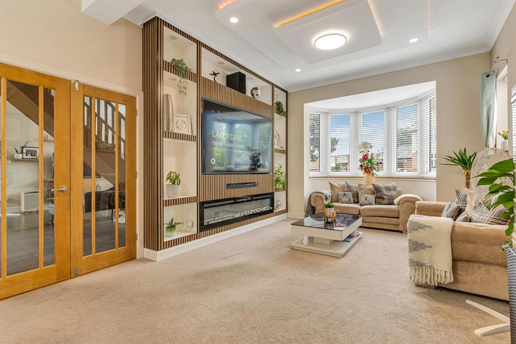 Dual aspect lounge