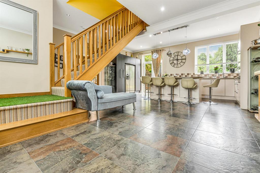 Entrance porchway