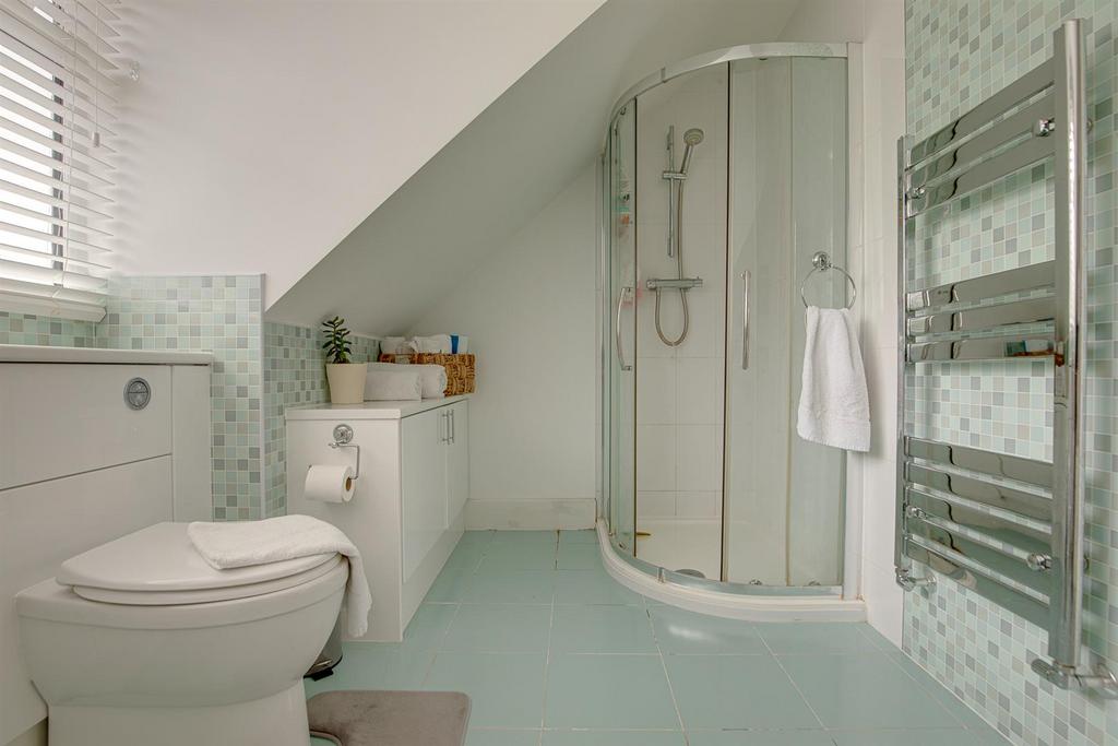 Bathroom suite