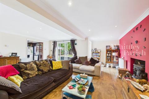 10 Alexander Close, Long Stratton, Norwich, NR15 2RJ