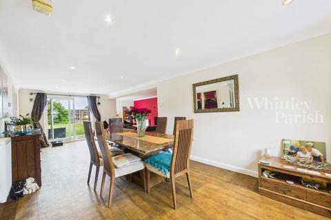 10 Alexander Close, Long Stratton, Norwich, NR15 2RJ