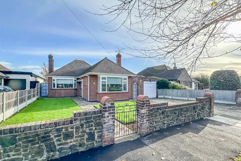 2 bedroom bungalow for sale, Branscombe Square, Southend-on-Sea SS1