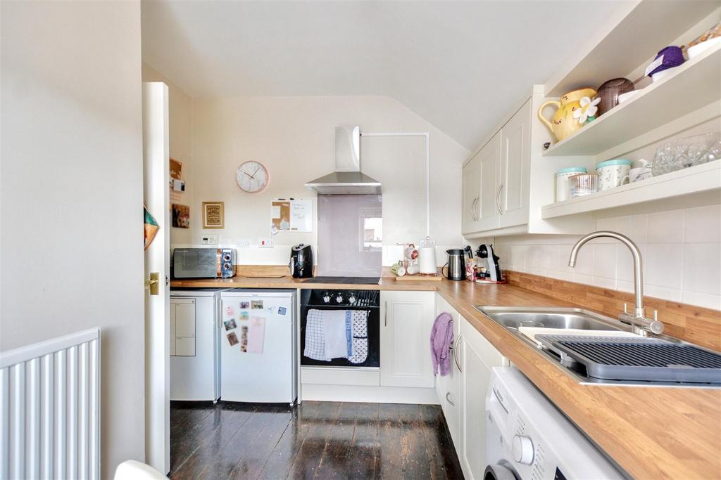 Kitchen 2.jpeg