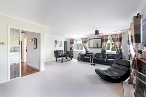 4 North Acre, Banstead, SM7 2EG