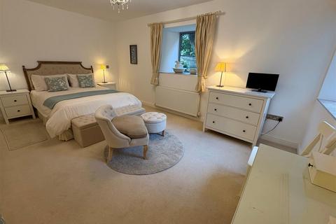 5 Chrisharben Court, Clayton, Bradford, BD14 6AF
