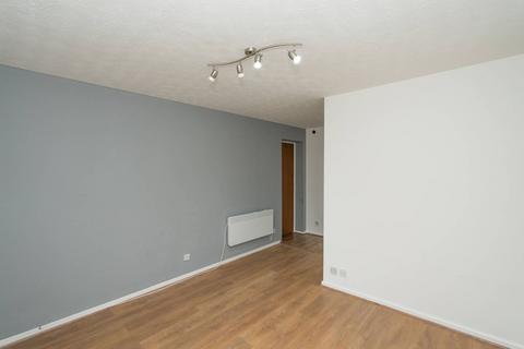 1 bedroom flat to rent, Ashfield Avenue, WD23, Bushey, WD23