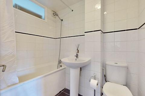 2 bedroom apartment for sale, Tudor Close, London N6