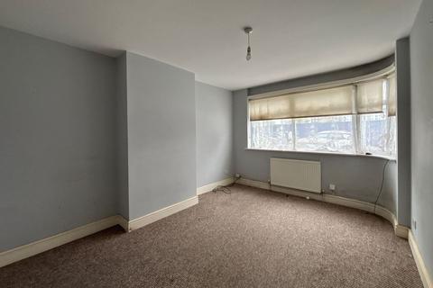 2 bedroom flat for sale, 54 Nestles Avenue, Hayes, Middlesex, UB3 4QB