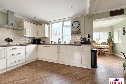 23 Washington Road, Woodlands, Doncaster, DN6 7LQ
