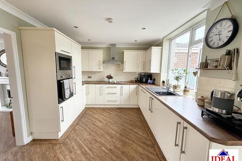 23 Washington Road, Woodlands, Doncaster, DN6 7LQ