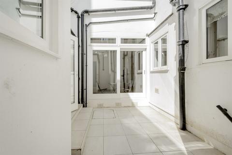 Studio for sale, Queen's Gate Gardens, London, SW7