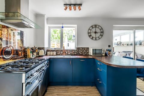 10 Greenfield, Edenbridge, TN8 5BY