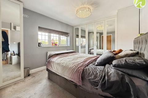 3 Lyndhurst Road, Corringham, Stanford-le-hope, SS17 7SJ