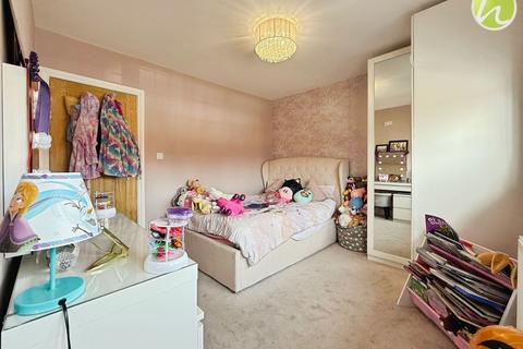 3 Lyndhurst Road, Corringham, Stanford-le-hope, SS17 7SJ