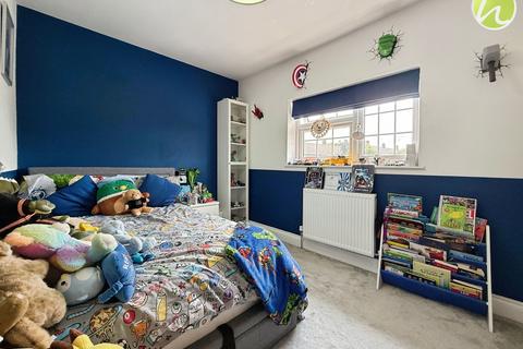 3 Lyndhurst Road, Corringham, Stanford-le-hope, SS17 7SJ