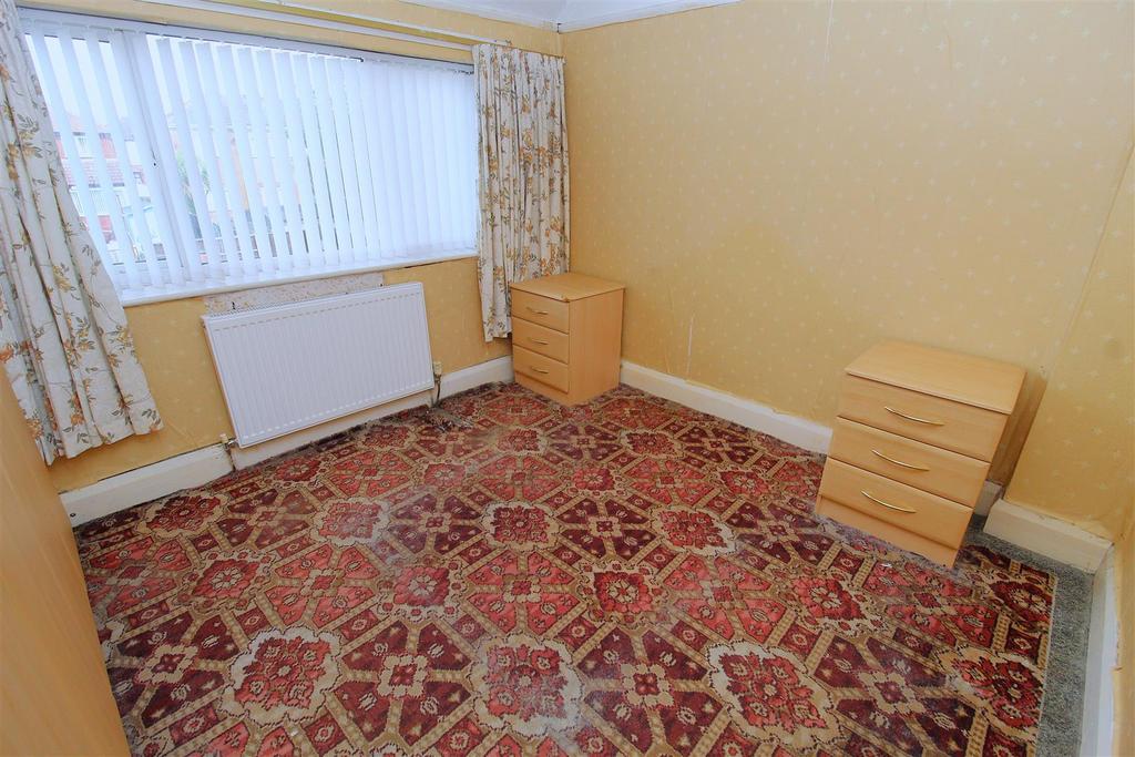 Bed2a.JPG
