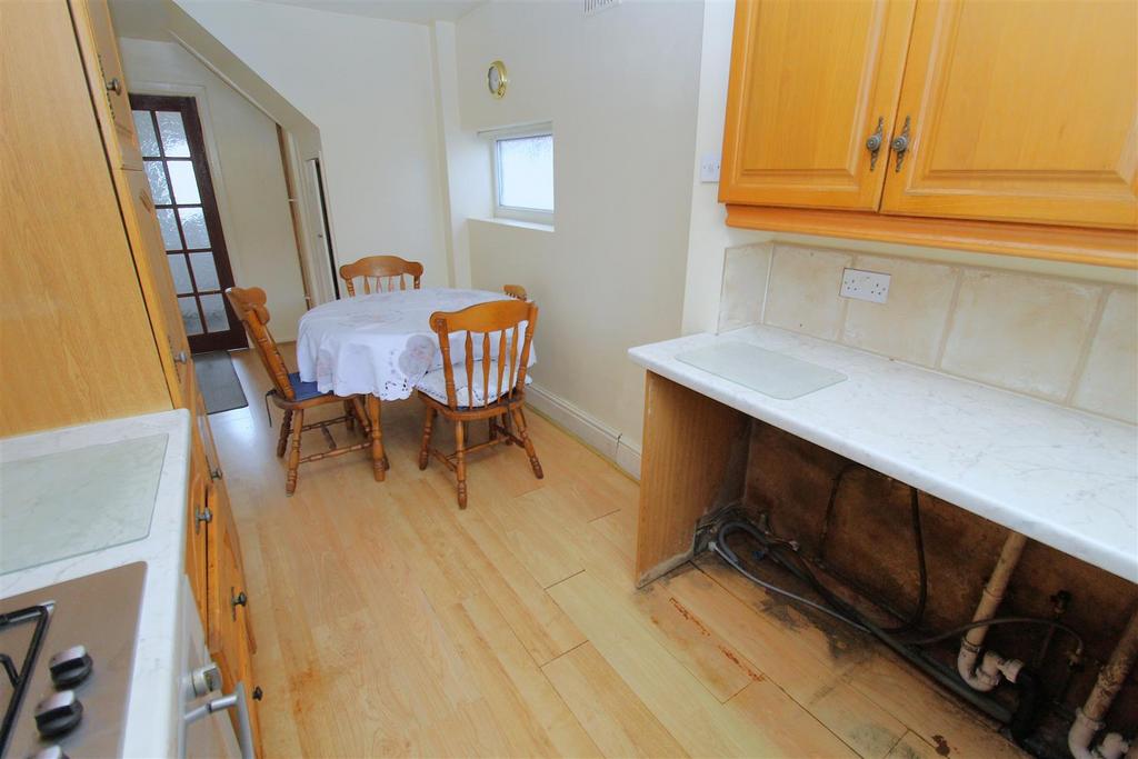 Kitchen5.JPG