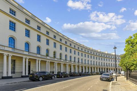 2 bedroom apartment for sale, Park Crescent, London, W1B