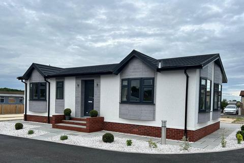 2 bedroom park home for sale, Fakenham, Norfolk, NR21