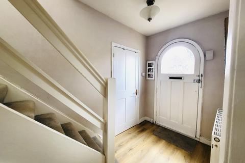 4 bedroom semi-detached house for sale, Bullescroft Road, Edgware HA8