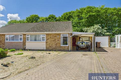 2 bedroom semi-detached bungalow for sale, Harewood Avenue, Bridlington