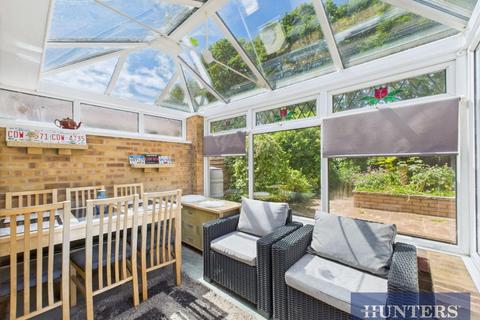 2 bedroom semi-detached bungalow for sale, Harewood Avenue, Bridlington