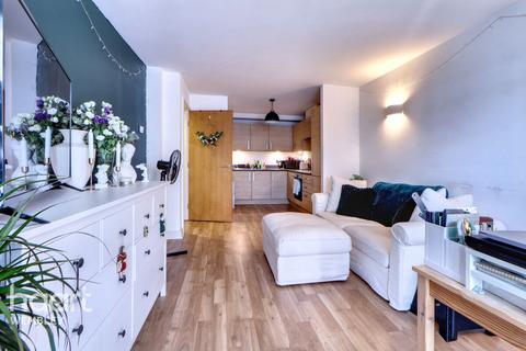 1 bedroom flat for sale, empire Way, London