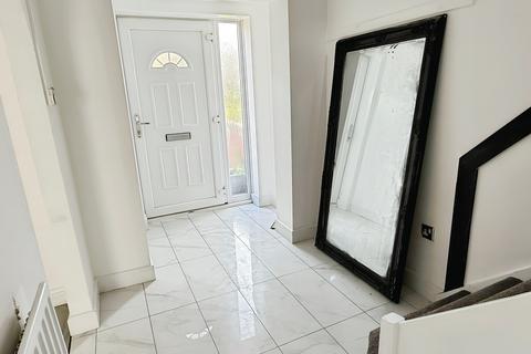 3 bedroom terraced house for sale, Bowhill Way, Thurnby Lodge, LE5