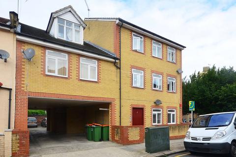 Studio for sale, Pond Road, Stratford, London, E15
