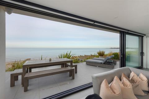 10 Admiralty Walk, Whitstable, CT5 4ET