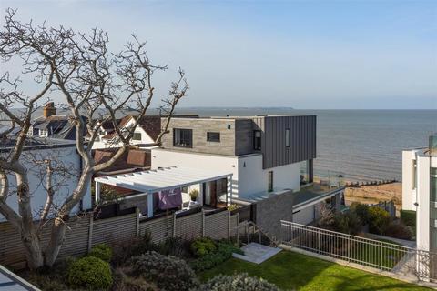 10 Admiralty Walk, Whitstable, CT5 4ET