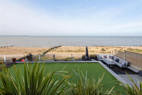 10 Admiralty Walk, Whitstable, CT5 4ET