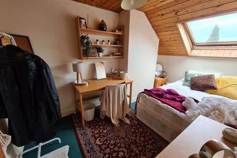 7 bedroom house to rent, Brudenell Avenue, Leeds LS6