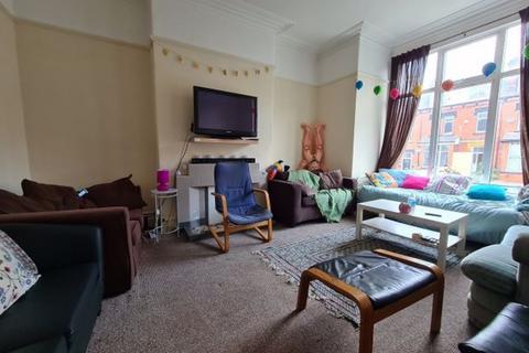7 bedroom house to rent, Brudenell Avenue, Leeds LS6