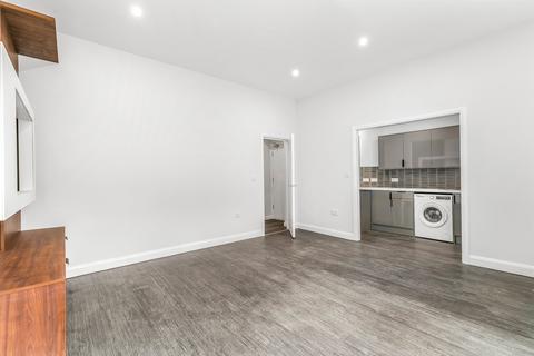 1 bedroom flat to rent, Leeds Road, Hipperholme, Halifax, HX3