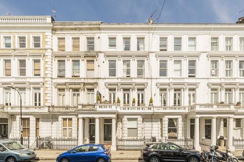Studio to rent, Charleville Road, London W14