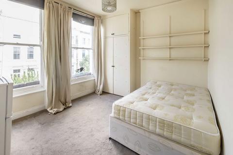 Studio to rent, Charleville Road, London W14