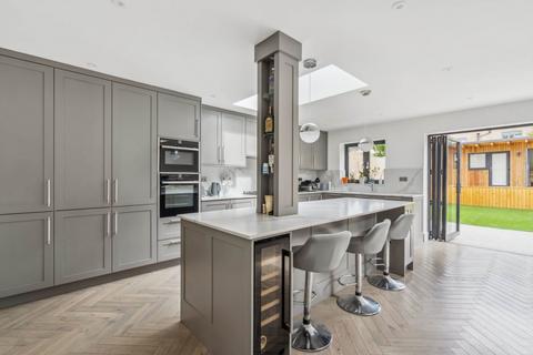 13 Cornfield Road, Bushey, WD23 3TB