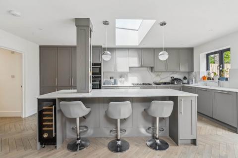 13 Cornfield Road, Bushey, WD23 3TB