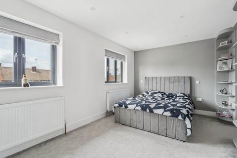 13 Cornfield Road, Bushey, WD23 3TB