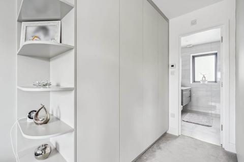 13 Cornfield Road, Bushey, WD23 3TB