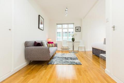 Studio to rent, Warren Court, Euston Road, London, NW1