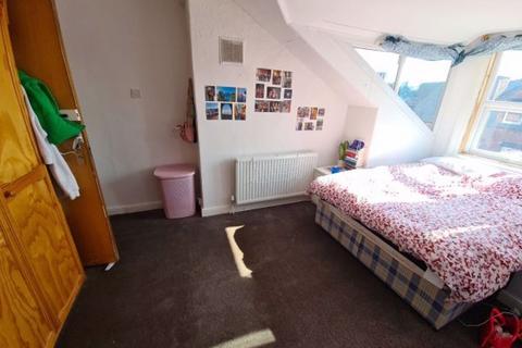 1 bedroom in a house share to rent, Delph Lane, Leeds LS6