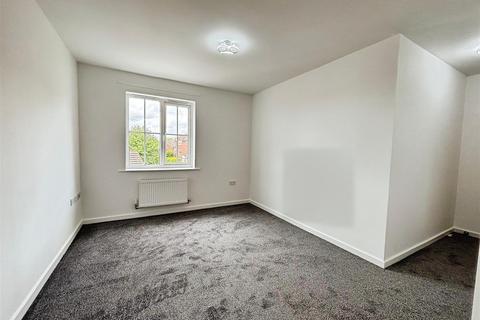 1 bedroom flat for sale, 38 Chartwell Drive, Bradford BD6