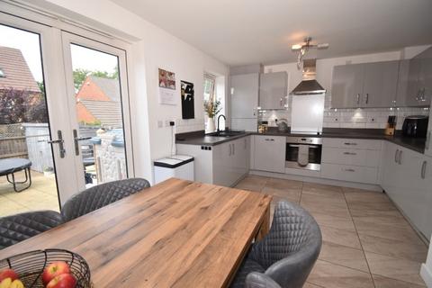 10 Celtic Close, Exeter, EX1 3DX